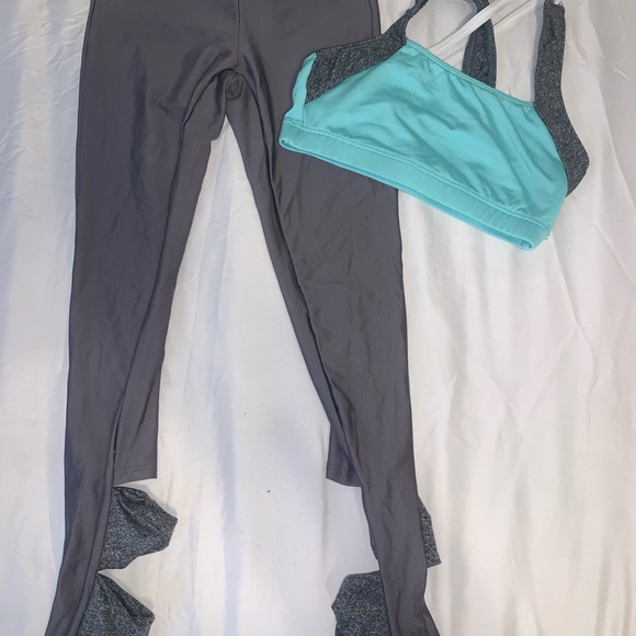 Teal and grey set with intricate straps and  detail on the side of the leggings - Picture 5 of 5